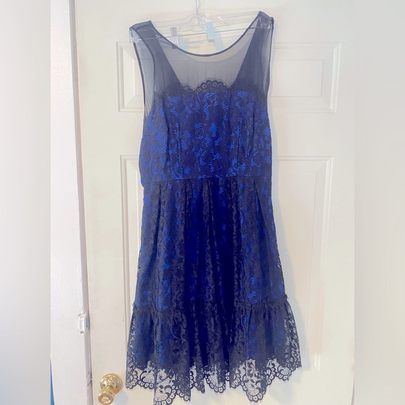 Moulinette Soeurs Dresses & Skirts - Black and blue sleeveless cocktail dress with lace